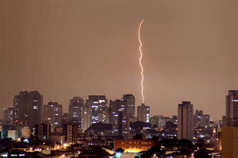 11 Erros Que Cometemos Quando Há Chuva Com Raios Veja SÃo Paulo