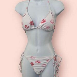 Unbranded Swim Womens 2 Piece Triangle Top String Bikini Whitepink Lipstick Kiss Pattern Sz