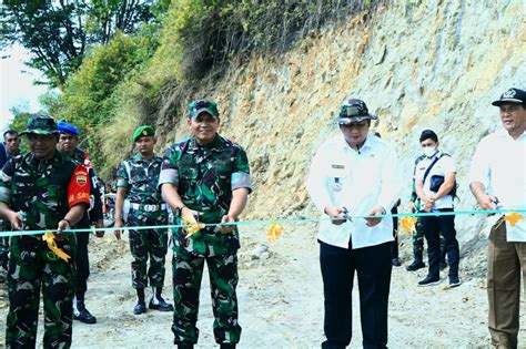 Penutupan Tmmd Ke Di Samosir Danrem Ks Bersama Bupati Samosir