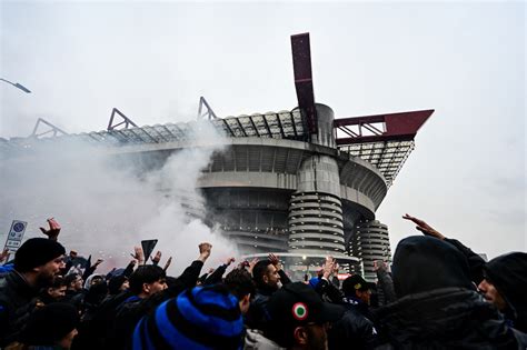 Comment Les Fans De L Inter Ont Troll Milan Avant Le Coup D Envoi Du