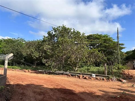 Carro derruba poste em Teresina fios caem na rua e Equatorial não