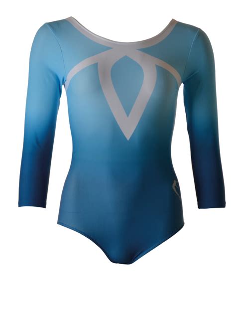 3 Hot Sexy Turntvillingene Malin Bikini Pics