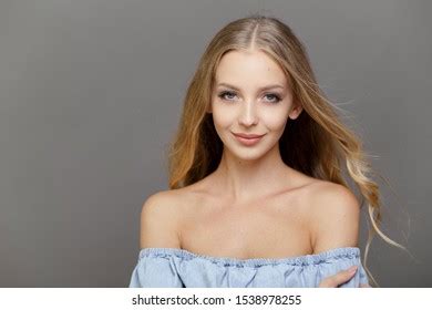 Portrait Beautiful Blonde Girl Long Hair Stock Photo 1538978255 Shutterstock