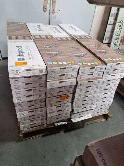 P 44 Lifeproof Tupelo Oak Vinyl Plank Flooring Approx 882 Sqft