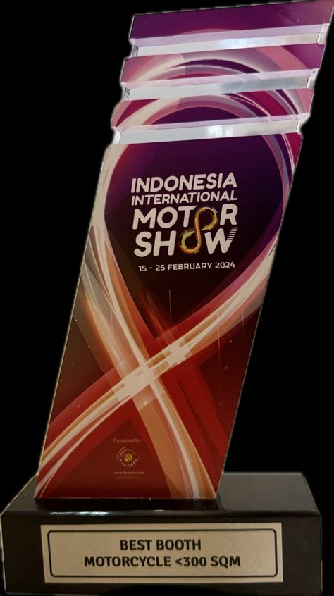 Selamat PT Layur Astiti Bumi Kencana Memperoleh Predikat Sebagai Best Booth Dan Best Naked Bike