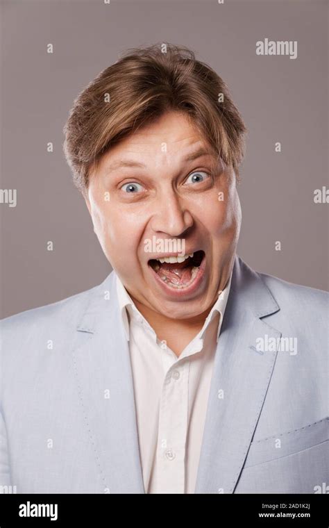 Man Standing Shouting Tie Hi Res Stock Photography And Images Alamy