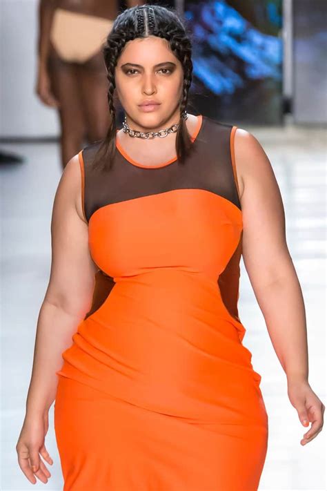 Curvy Model 12 berühmteste Plus Size Models auf der Welt 2020