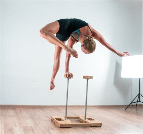 hire hand balancing act  canes balancing act  las vegas nevada