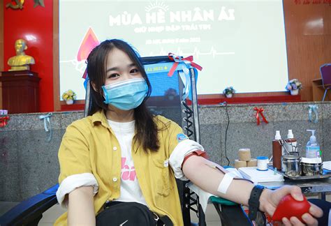 D N Hot Tiktoker B M A H Nh N I Vi N Huy T H C Truy N M U Trung Ngvi N Huy T