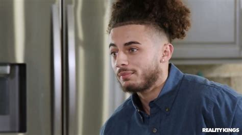 Phat Ass Breyana Moore Fucks The Delivery Guy In Retribution