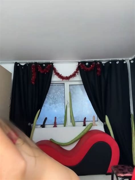 Se Masturba Delicioso 6 14 Y 22 Con El Dildo Con Motor