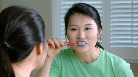 Dental Hygiene Dentist Reveals Common Mistake Everyone Makes While