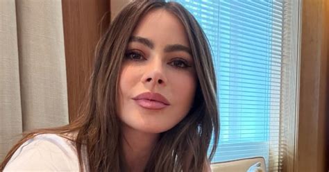 Sof A Vergara Incanta In Bikini Nero A Anni Su Instagram