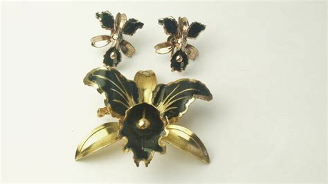 Vintage Black Orchid Enamel 3d Brooch Pin Earrings Costume Jewelry Set