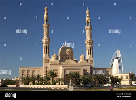 Jumeirah Mosque Dubai Stock Photo Alamy