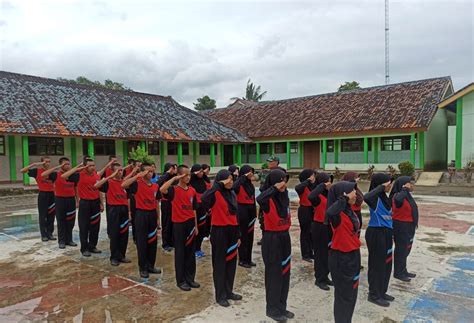 Jelang Hut Ri Ke Babinsa Sumberjaya Latih Paskibra Sukabumizone