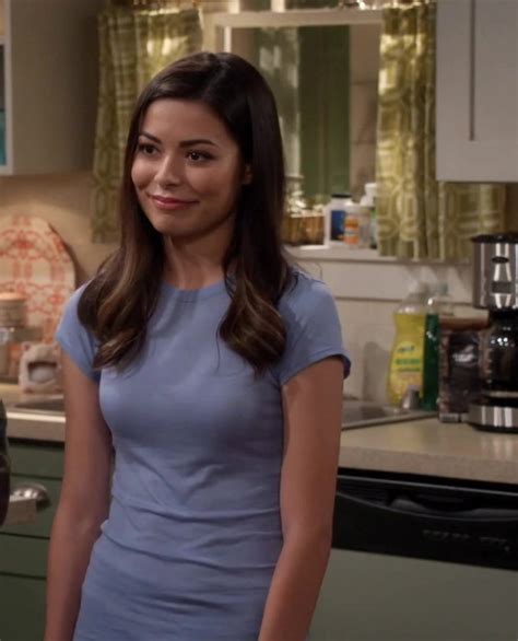 Hot In Crowded R MirandaCosgrove