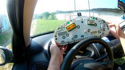 замена лампочек в приборке пежо 206 - YouTube