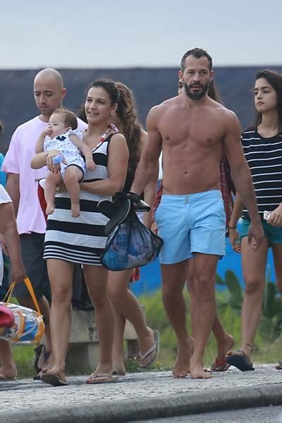 F5 Televisão Malvino Salvador comenta relacionamento gay Caio Castro em novela Estou