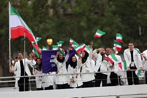 آغاز افتتاحیه المپیک ۲۰۲۴ پاریس ایران، هند، عراق و اندونزی روی یک قایق