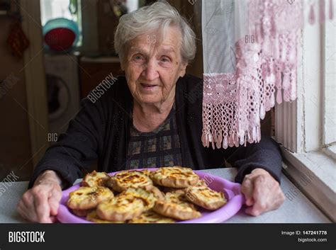 Картинка Бабушка С Пирожками - 56 фото
