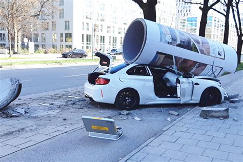 Spektakul Rer Unfall In M Nchen Bmw Kracht Frontal In Litfa S Ule