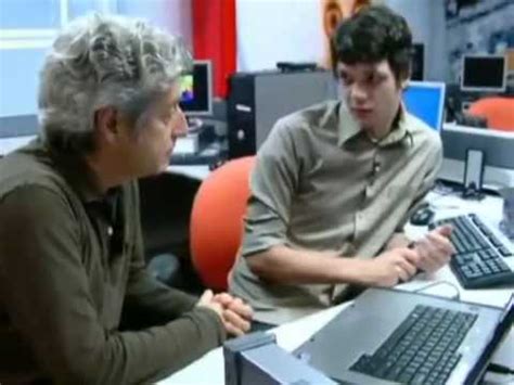 Trecho do suicídio do aluno gay do programa Profissão Repórter da Rede Globo Portal EMDiálogo