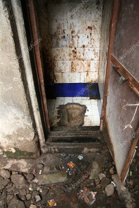 public toilet  mumbai  rory love blog