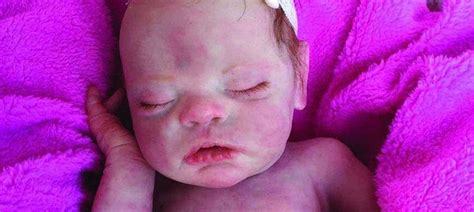 Officer Breaks Into Hot Car To Rescue Baby Quickly Realizes His Mistake