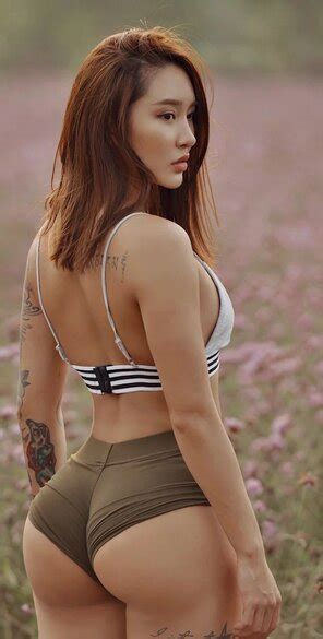 Bubbly Girl Porn Pic