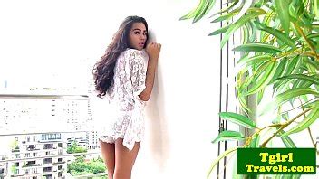 Latina tgirl jerking mientras en lencería XVIDEOS