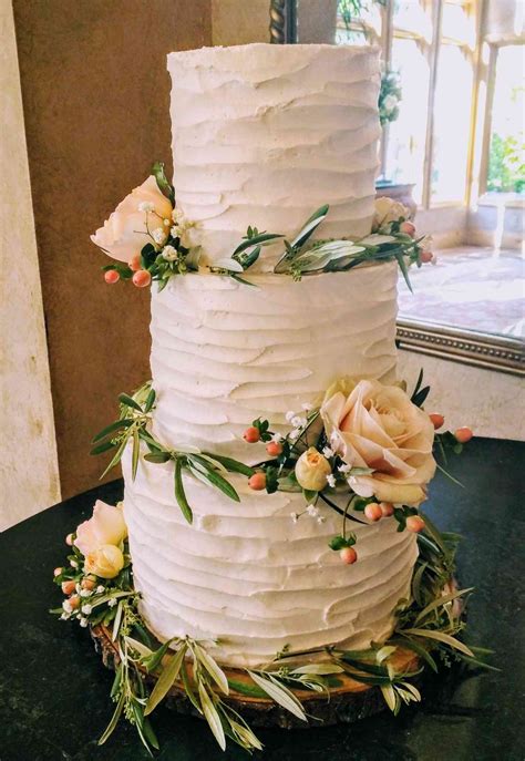 Simple White Buttercream Wedding Cakes