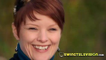 Increíble trío swinger en la ducha después de un día de sexo oral y juegos XVIDEOS