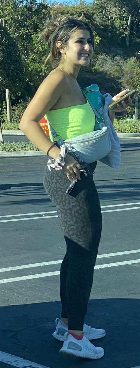 Two Sexy College Pawgs With Perfect Ass And Massive Vpl Spandex Leggings Yoga Pants Forum