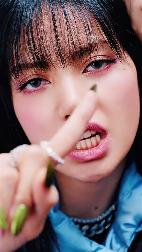Lalisa Korean Girl Groups Fashion Lalisa Manoban 180708 · BLACKPINK