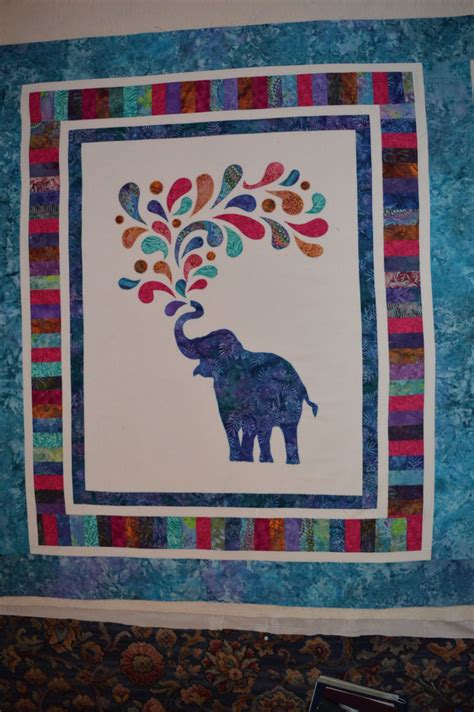 Paisley Splash Quilt Thecraftycreek Elephant Quilt Elephant Quilts