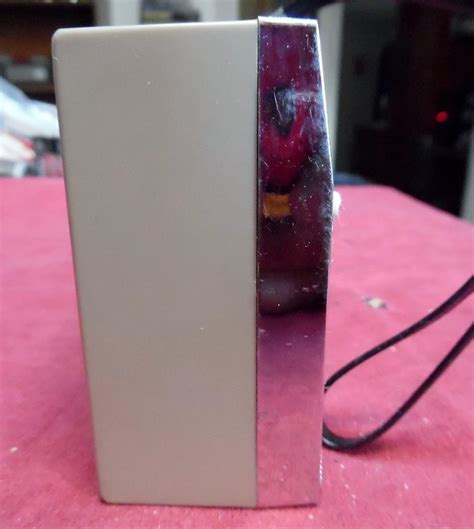 vintage  magnavox model     transistor radio vgc works