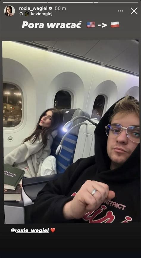 Kevin Mglej Pozuje Z Klat Na Wakacjach Roxie W Giel W Bikini