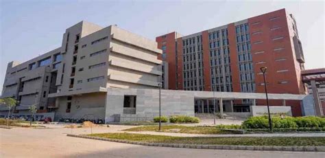 Amrita Medical College Faridabad 2025 26 Fees Cutoff