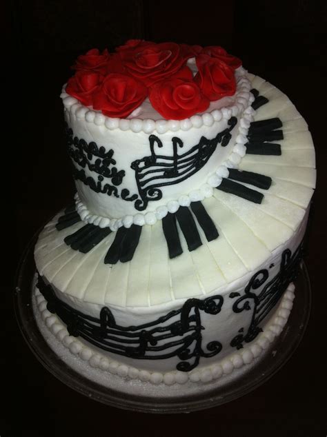 Piano Keyboard Cake