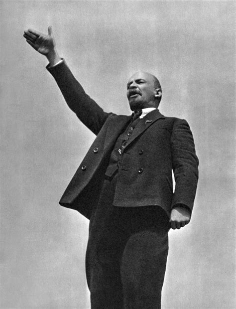 Ленин: жизнь в 100 фотографиях