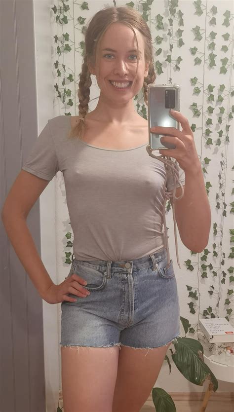 No Bra Makes Me Happy Rpokies