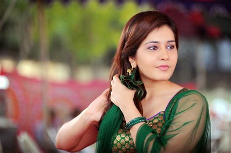 Actress Rashi Khanna Latest Hot Pics