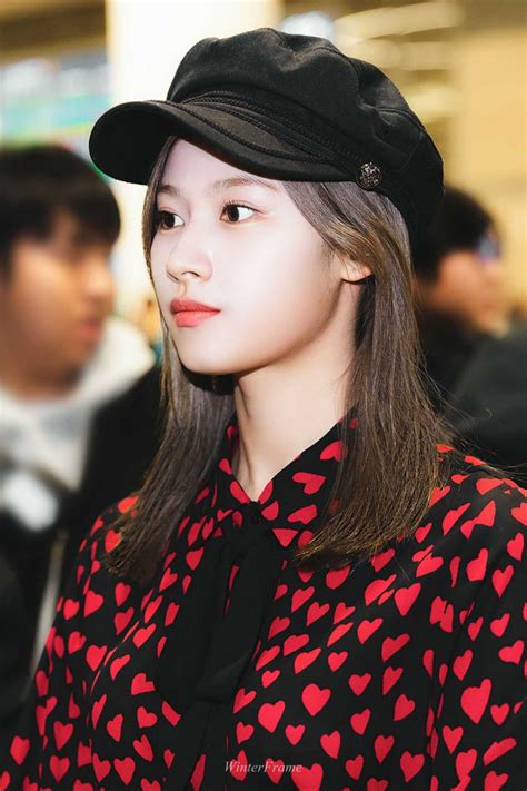 9 Ootd Ala Sana Twice Yang Harus Kamu Coba Tomboy Hingga Feminim