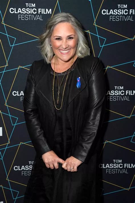 Chat Show Host Ricki Lake Shares Naked Bath Snap As She Embraces Self Acceptance Daily Star