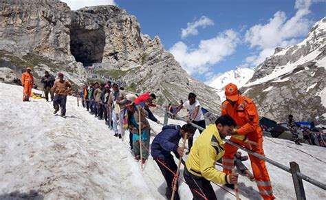 Amarnath Yatra Tips: Things To Keep in Mind While Visiting Temple