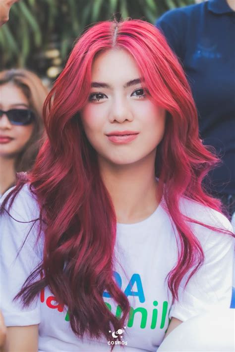 Pin by 小微 on Girlies in Red hair pictures Pretty brunette Filipina women