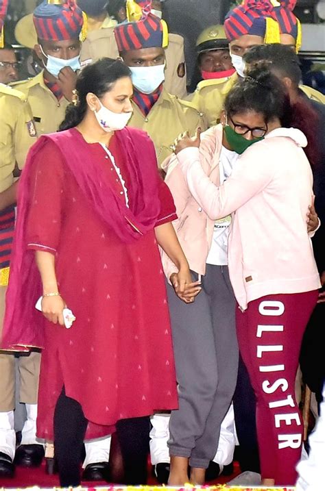 Bengaluru Wife Ashwini With Daughters Driti And Vanditha Near The