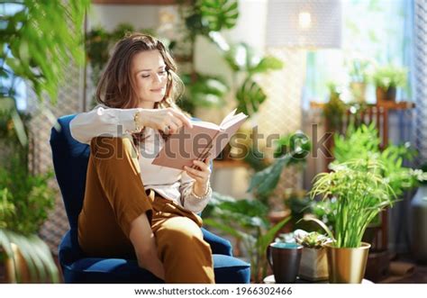 1+ Million Live Green Royalty-Free Images, Stock Photos & Pictures ...