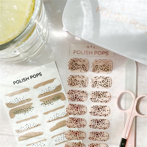 Gel vs Dip Nails | What’s the Difference Between Dip and Gel Nails?